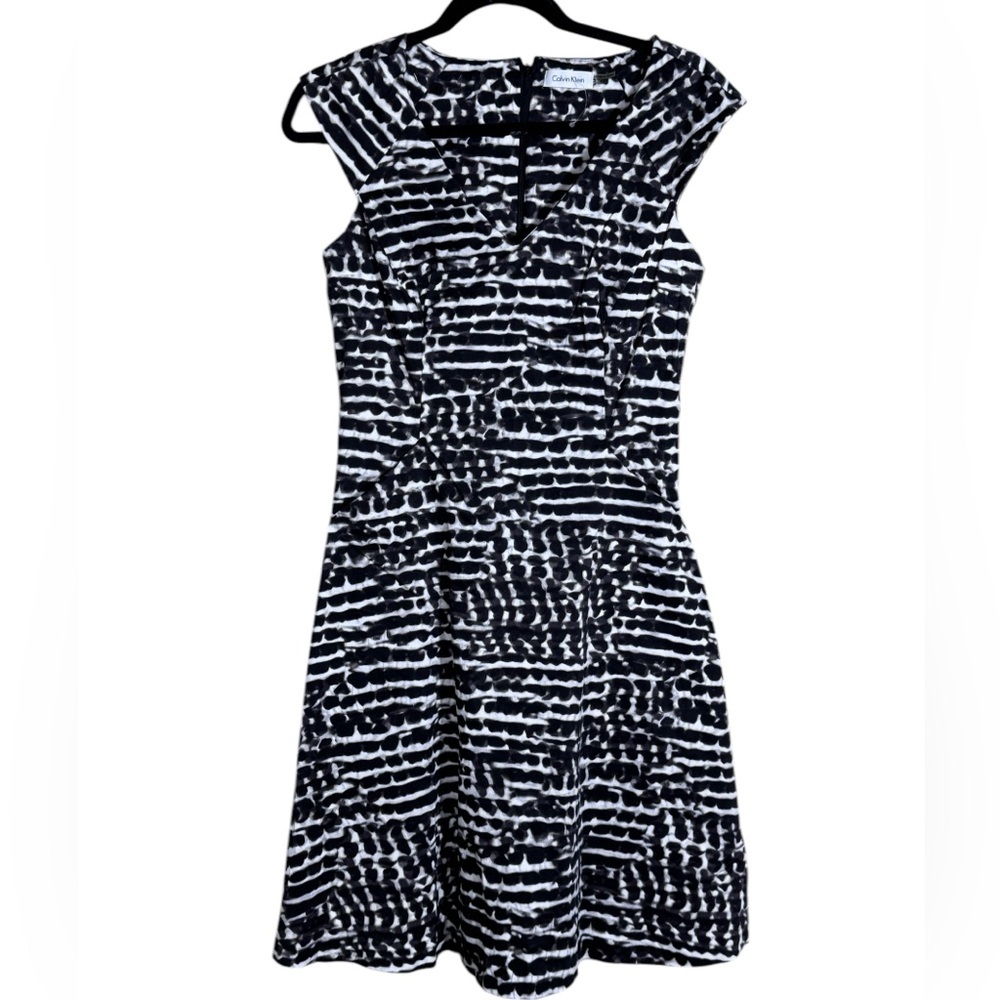 Calvin Klein Black and White Patterned Dress with Pockets Women's Size 6